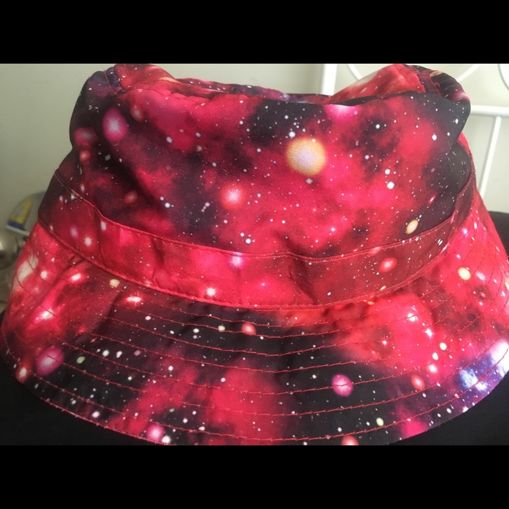 Bucket hat - Picture 2 of 3
